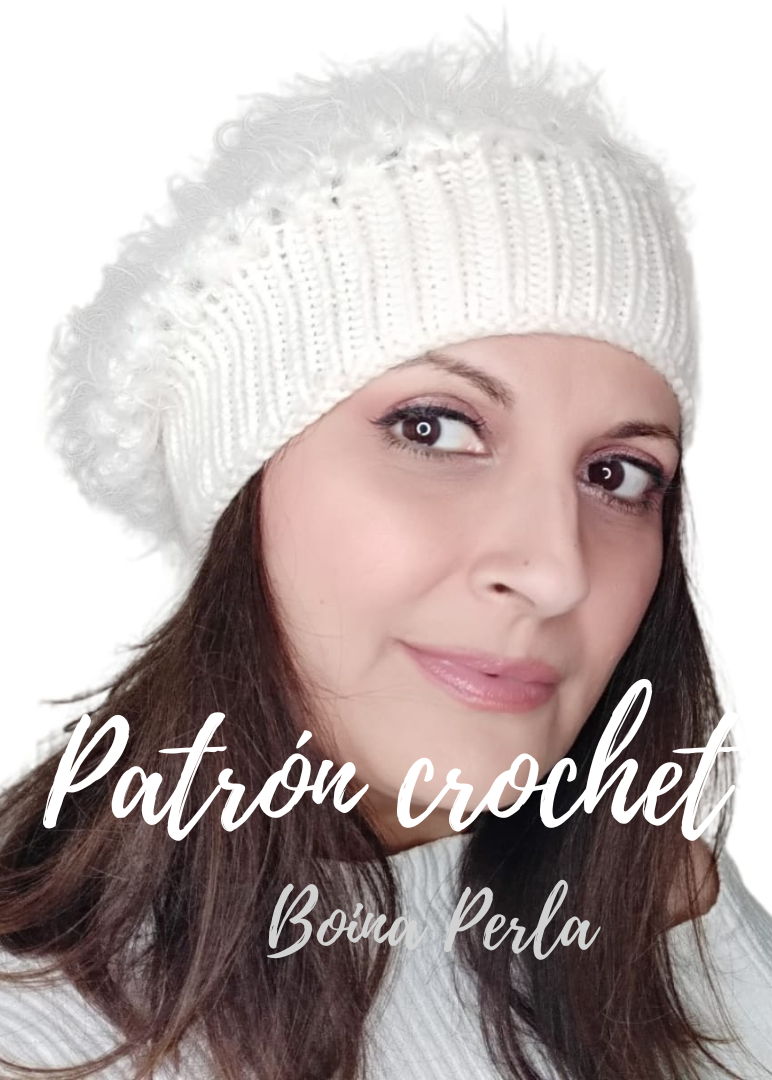 Portada del patrón de crochet en PDF para tejer la boina blanca Copo de Nieve, con foto de modelo luciéndola y texto superpuesto.